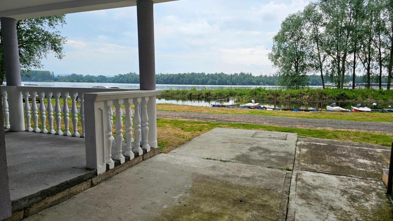 River View - Danube Celarevo Exterior photo